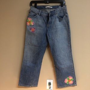 Rare embroidered Hilfiger Capris Size 8
